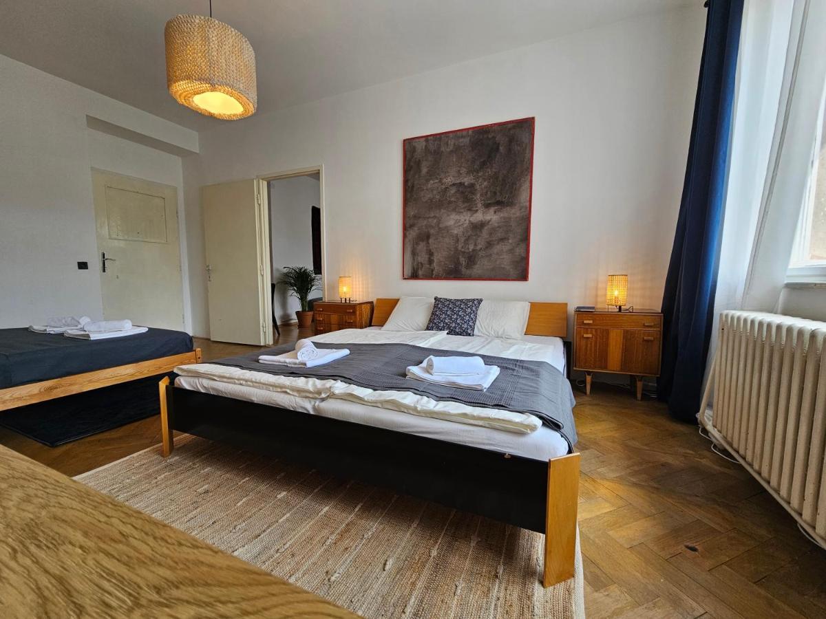 Stone Square Apartment 브라티슬라바 외부 사진