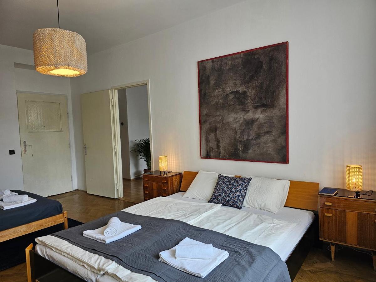 Stone Square Apartment 브라티슬라바 외부 사진