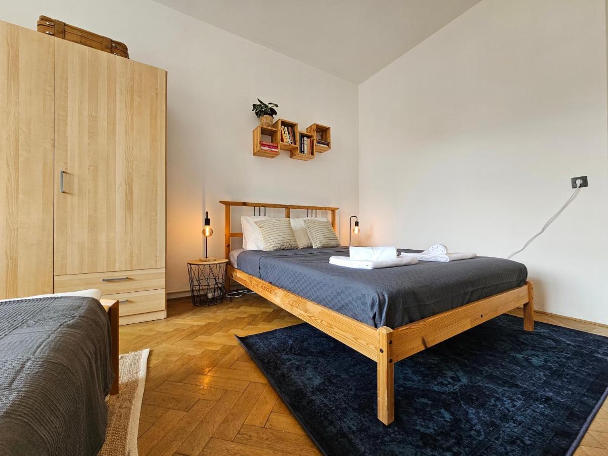 Stone Square Apartment 브라티슬라바 외부 사진