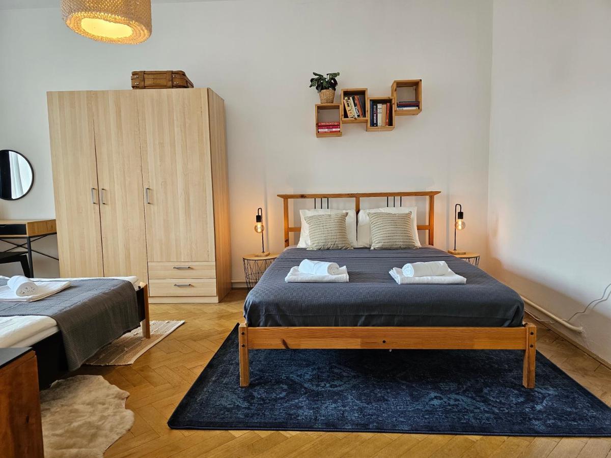 Stone Square Apartment 브라티슬라바 외부 사진