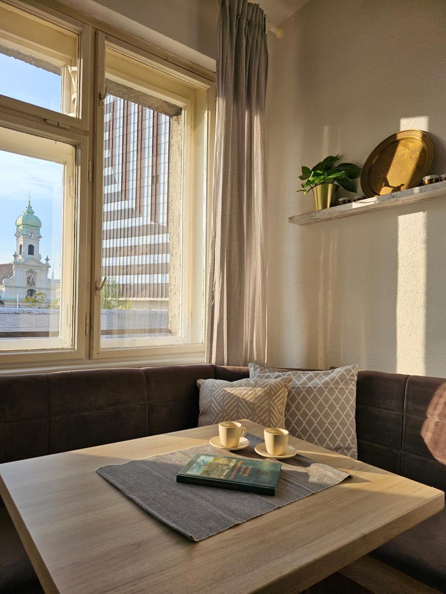 Stone Square Apartment 브라티슬라바 외부 사진