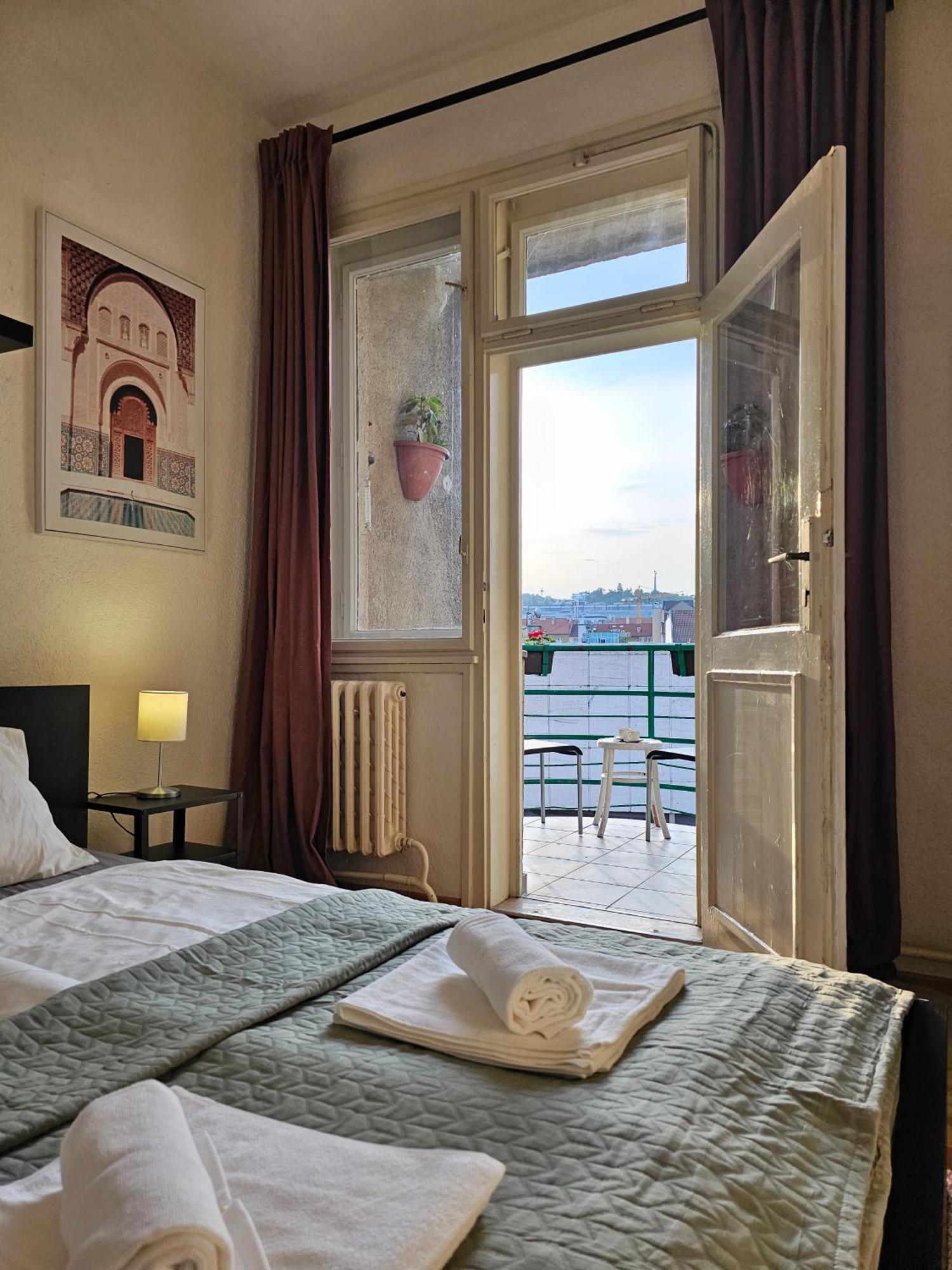 Stone Square Apartment 브라티슬라바 외부 사진